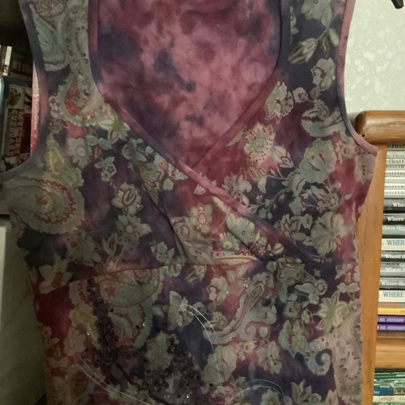 Language Tops - Sleeveless top